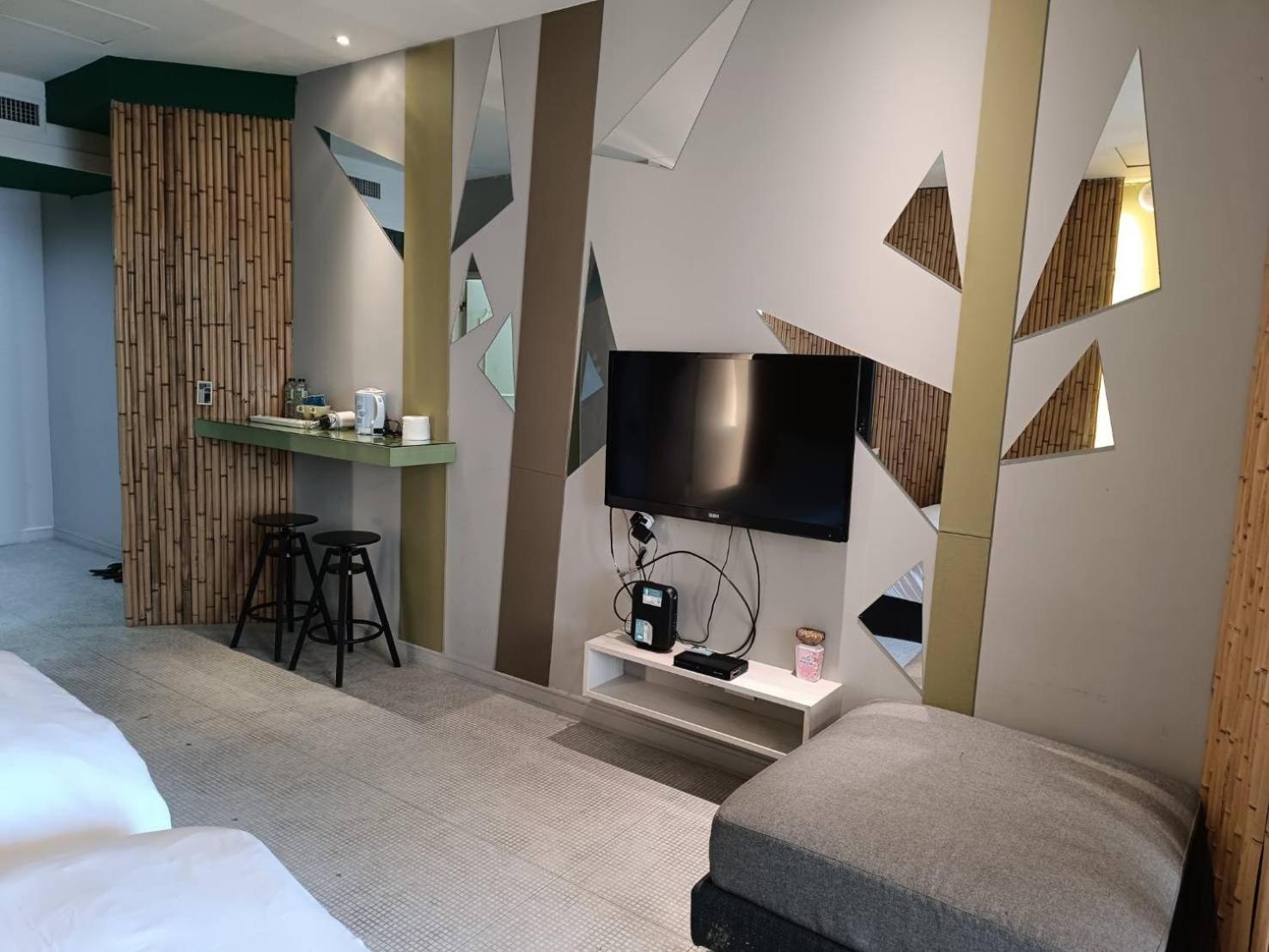 Appartamento 三条文旅 Kaohsiung Esterno foto